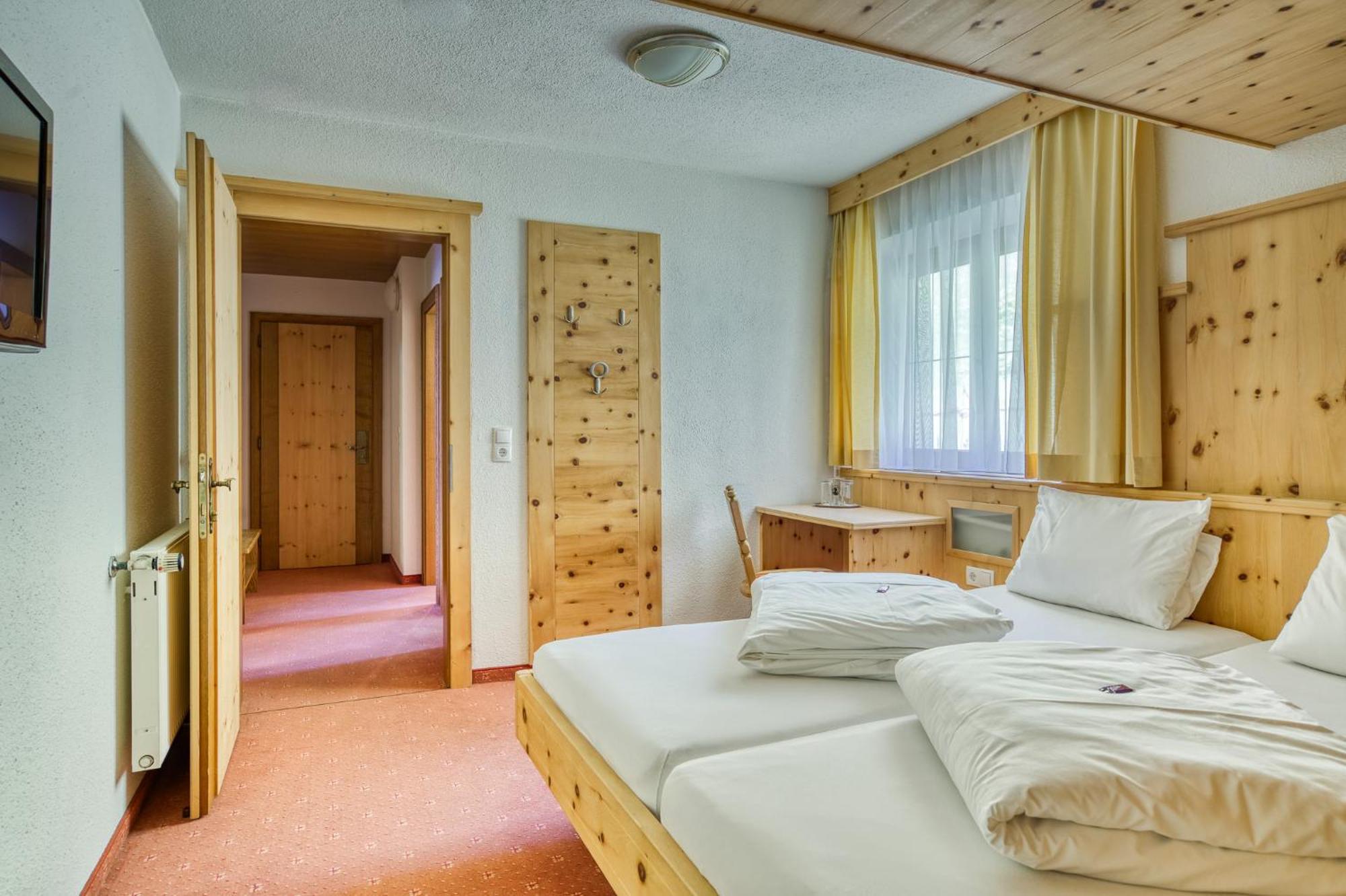 Hotel Jaegerhof Oetz Værelse billede