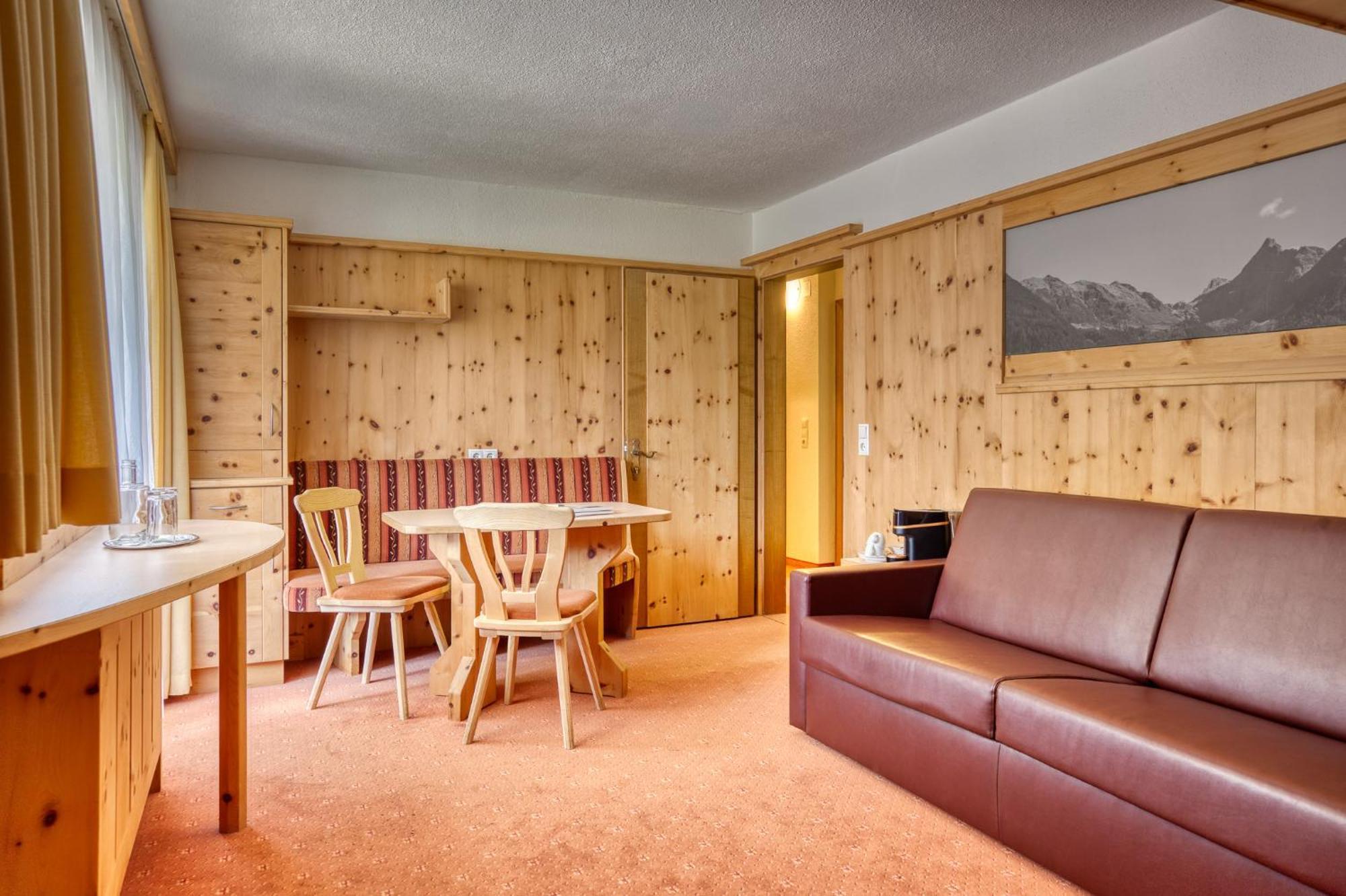 Hotel Jaegerhof Oetz Værelse billede